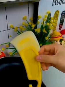 Pengikis Silikon Pembersih Dapur 🧽 Silicone Kitchen Scraper Grease Remover Non-Scratch Cookware Tool