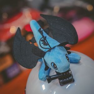 Rồng Bay Phụ Kiện Trang Trí Nón Bảo Hiểm Con rồng bay đen dán mũ bảo hiểm cute thú bông rồng con vẫy cánh trang trí nón bảo hiểm vui nhộn