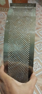 Sàng gắn máy nghiền bột lỗ 1 ly
