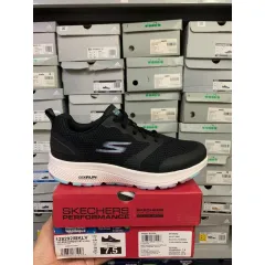 Sepatu deals skechers performance