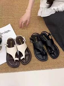 [Free Shipping] Flat sandals for women summer outdoor wear 2026 new model suitable for seaside vacations paired with skirts Roman sandals