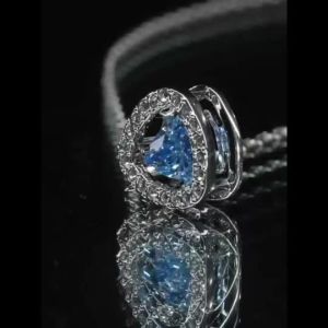 Swarovski Moissanite Crystal Silver Swan Necklace Does Not Fade Luxurious Accessory for Christmas.