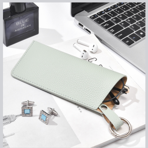 Convenient keychain Leather glasses storage case Sunglasses storage bag Leather storage bag Convenient key ring Glasses hanging bag