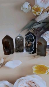 KRISTAL SG:  Exotic Agate Pillar. 彩玛瑙奇石柱