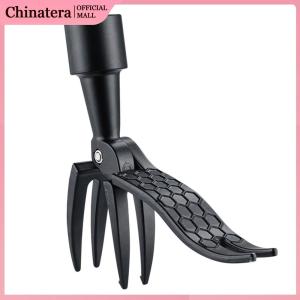 การเปลี่ยนหัวการกำจัดวัชพืชวัชพืชหัวสวนกำลังขุดเครื่องมือกำจัดวัชพืช