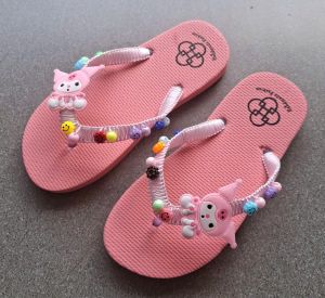 dép xỏ ngón bé gái hoạ tiết dễ thương có nhiều màu sắc chất liệu cao su quai dẻo mềm mang êm chân size 25 đến 35.