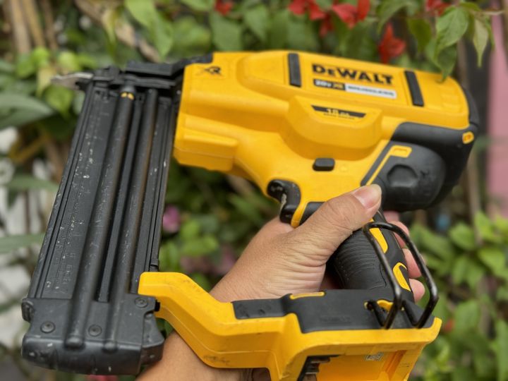 M%C3%A1y%20b%E1%BA%AFn%20%C4%91inh%20Dewalt%20DCN680%20h%C3%A0ng%20USA%20l%C6%B0%E1%BB%9Bt%20-%20Image%205