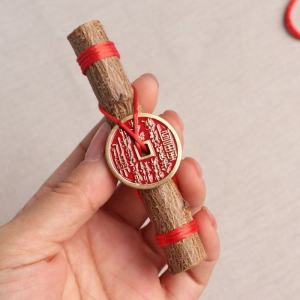 已开光 招财 山鬼花钱 七根桃木枝真老桃树枝桃木东南枝棍压惊床头招财随身带五色绳挂件礼物 Old Peach Branches Southeast Peach Wood Sticks To Calm The Nerves Bring Wealth To The Bedside and Carry A Five-color Rope Pendant As A Gift with You