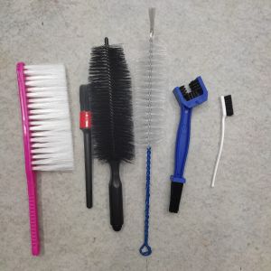 Bộ dụng cụ rửa xe máy : cọ lazang dài + co bút + co râu +  chải cước + bàn chải chà sên 3D + bàn chải nhỏ