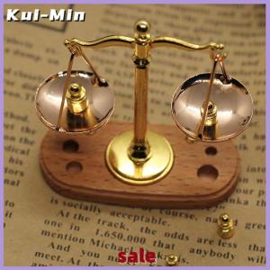 Kui-Min เครื่องชั่งสมดุลแนววินเทจขนาดเล็กอุปกรณ์เสริมขนาดเล็กของโบราณแบบจำลองความยุติธรรมของตกแต่งบ้านของขวัญสำหรับเด็ก