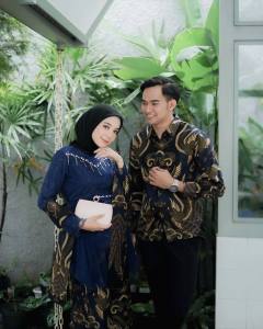 {\n \"article\": \" Batik Couple Fuji 3 Sarimbit Batik Couple Modern Sogan Baju Couple Batik Kebaya Terbaru Couple Pasangan Best Seller Kebaya Payet Tutu