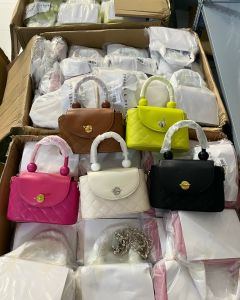 Túi xách c.n.k túi đeo vai size 20 CK2-50701121