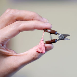 [READY STOCK] Cohana Seki Mini Scissors ~ Sewing Notion ~ Japanese Sewing Scissors ~ Thread cutter ~ Premium Notions from Japan ~ Japanese Stationery