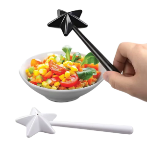 Salt Shakers Creative Long Hand Plastic Salt Pepper Magical Wands Shape Seasoning Container Household Seasoning Box