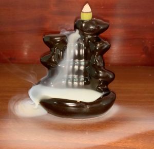 กำยานน้ำตก ควันเยอะ หอมมากเม็ดใหญ่ กำยานบูชาองค์เทพ (139 บาท/200เม็ดหรือ368กรัม)