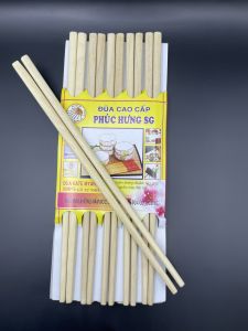 : Đũa Kate  cao cấp Phúc Hưng SG vân cây  đẹp không móc không nhuộm màu không xước  an toàn sức khỏekhông bạc màu không mùi 100% tự nhiên dễ gắp không trơn trượt thích hợp cho bếp ăn đẹp.