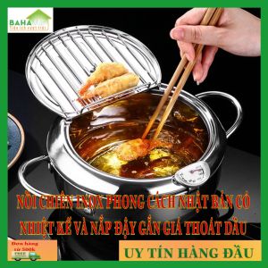 NỒI CHIÊN INOX PHONG CÁCH NHẬT BẢN CÓ NHIỆT KẾ VÀ NẮP ĐẬY GẮN GIÁ THOÁT DẦU BAHAMAR" có gắn nhiệt kế kiểm soát nhiệt độ chiên và có giá thoát dầu cho thức ăn không bị đọng dầu dư thừa
