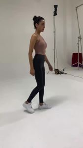 Gửi hàng từ Trung Quốc [2025] Áo vest yoga mùa hè mới cho phụ nữ với cúp cố định cảm giác trần áo yoga áo ngực thể dục lưng đẹp đồ lót thể thao nhanh khô 042