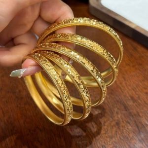 THANKSKY Thanh lịch Vòng tay vàng Ice Breaker Mô hình vảy cá Holographic Còng tay sáng bóng Thời trang Hợp kim Vòng tay vàng lấp lánh Đám cưới