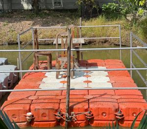 ทุ่นลอยน้ำมือสอง ขนาด 50x50x40Cm. สร้างพื้นน้ำให้เกิดประโยชน์ใช้สอย เช่น ใช้ทำสะพาน ท่าเทียบเรือ ท่าจอดเรือ ทุ่นกันแนว กระชังเลี้ยงปลา สะพานทางเดินบนน้ำ โป๊ะเรือ