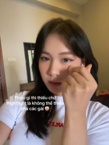 Phấn highlight Dạng Thỏi Qic & Hellokiss Kết Cấu Thạch Bền Màu Bắt Sáng
