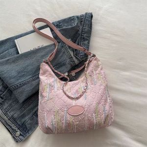 Canvas bag for women with large capacity 2024 new summer casual crossbody bag chain for class commuting tote bag