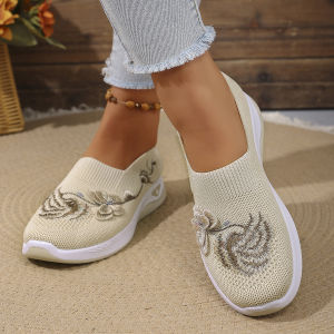 Free Shipping Retro Ethnic-Style Embroidered Knit WomenS Shoes Lightweight Non-Slip Soft-Soled Shallow-Toe Slip-On Casual Shoes Suitable For Commuting And Walking Ideal For Mothers