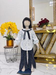 Setelan Sakila Jeans Anak Perempuan Umur 3-12 Tahun | Pakaian Premium Terbaru Baju Kemeja Katun Model Plisket Motif Flower Lengan Kembung Serut Mix Syal Denim Kombinasi Celana Jeans Panjang Model Cutbray Belah | Setelan Model Korean
