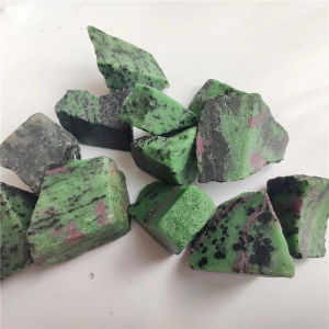 Natural Green Epidote Mineral Crystal Stone Home Garden Decoration Stone Specimen Healing Stone Collection or Craft Needs