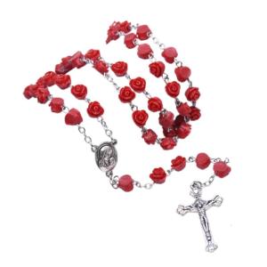 Elegant Rose Flower Beads Rosary Necklace with Detailed Crosses Pendant for Prayer Religious Neckchain and Everyday Wear