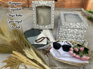 Hampers/Parcel/Souvernir Baju KokoSajadah Kuba Peci Dan Tasbih Plus Box