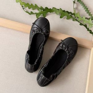 Free Shipping 2026 Autumn Retro Pleated Bow Ballet Flats Slip-On Flat Shoes For Women Commute Style Shallow Flats