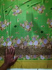 kain muslimat semi nu sutra 1 mtr hijau tua dan muda ber logo