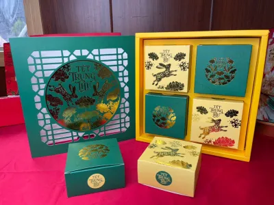 HỘP ĐỰNG BÁNH TRUNG THU MỀM 4 BÁNH-KHU VƯỜN ( đẹp xuất sắc giá tận xưởng)
