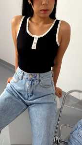 Tanktop Rajut Knit Wanita Kancing Casual Korean Style - Atasan Polos Nyaman