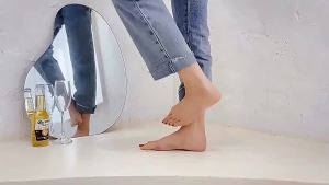 [Free Shipping] Summer flat sandals for women non-slip fashionable and versatile thick-soled beach sandals for women