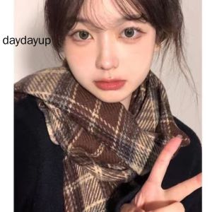 【Ship in 24H】New Checkered Scarf Womens Korean Winter Warm Student Edition Scarf