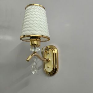 Đèn gắn tường phòng ngủ đèn cầu thang T1808 thân đèn kim loại chụp đèn thủy tinh tặng kèm bóng đèn led