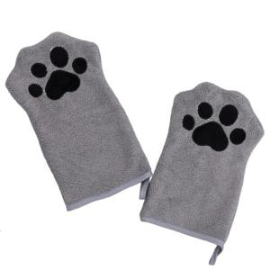 High Quality Pet Glove Towel for Dog Soft and Absorbent Fabric with Hanging Grip for Convenient Use