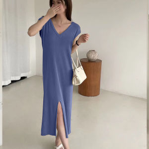 LHMonday สินค้างานน่าโดน⚡️เดรสยาวสีพื้น เดรสคอวีเเฟชั่น มีให้เลือก 5 สีปังๆ สีสันมินิมอลโดนใจวัยรุ่น เดรสนําสมัยสายเเฟไม่ควรพลาด สีพาสเทล โดนจิตสลักใจ ใส่เข้ากับทุกยุค ราถูกมะไหวว โดนใจสุดฮิต ปังมะไหววววววว🎀