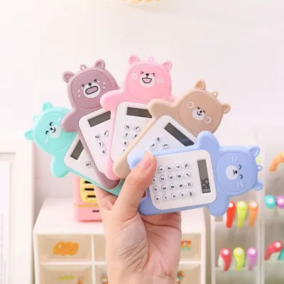 Calculator Mini Portable Motif Bear / Kalkulator 8 Digit Alat Hitung Pejumlahan Pengurangan Perkalian Pembagian Bentuk Gambar Beruang