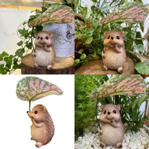 Hedgehog Holding Leaf Figurine Resins Craft Sculpture Ornament for Garden Potted Home Office Tabletop Decors Gift