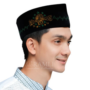 Ramli Peci Songkok Lukis NU SANTARA