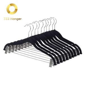 Hanger palang Velvet 383 jepitan anti slip Warna Hitam