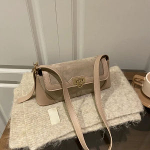 QNQN 【COD】แฟชั่นวินเทจใต้วงแขนกระเป๋าผู้หญิงใหม่กระเป๋าลำลองร้อยกระเป๋าสะพาย