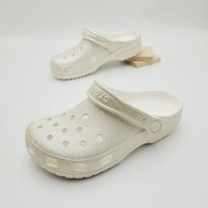 รองเท้าลำลองแฟชั่น สไตล์ Crocs Classic Glitter Emb Clog