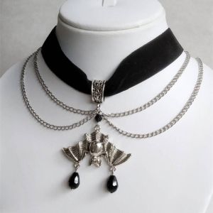 PLUMFOU Zinc Alloy Goth Velvet Bat Choker with Bead and Metal Chain 3 Layer Design Collar Chain Charm Dark Style Halloween Bat Necklace Gift