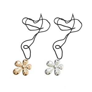 Blossom Pendant Necklace Elegant Floral Clavicle Chain Textured Flower Adjustable Length Neckchain Party Ornament