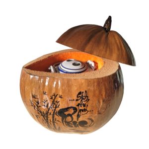 Bộ bình ủ trà trái dừa khắc chữ "Phúc sinh phú quý" / Bình trà 04 - 09 lít / Giữ ấm 3 - 6 giờ / Sản phẩm sản xuất thủ công trứ danh xứ dừa Bến Tre