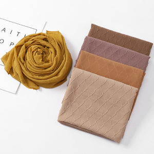 Jifang High Quality Women Plain Bubble Chiffon Muslim Hijabs Shawls Scarves Rhombus Grids Pleated Crumpled Heavy Chiffon Shawl Pashmina WJ659